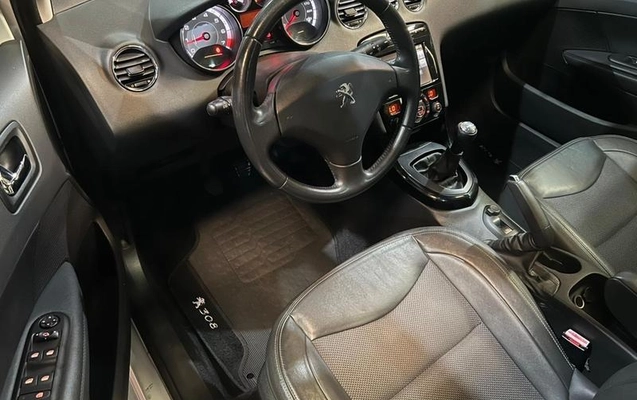 imagem-https://www.socarrao.com.br/sc-vehicle-images-prod/818803/1770820911765-7664414_5_B_8fe1c78138.jpeg