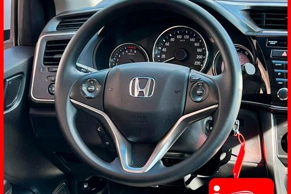 imagem-https://www.socarrao.com.br/sc-vehicle-images-prod/818903/1789066254978-7715743_8_B_935fc75527.jpg