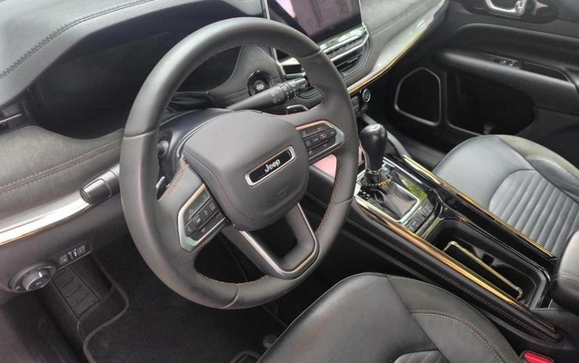 imagem-https://www.socarrao.com.br/sc-vehicle-images-prod/819041/1789417263752-7757736_8_B_d7ba667185.jpeg