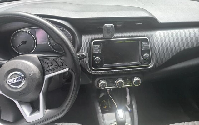 imagem-https://www.socarrao.com.br/sc-vehicle-images-prod/819156/1782829611017-7514601_5_B_0abdf2271d.jpeg