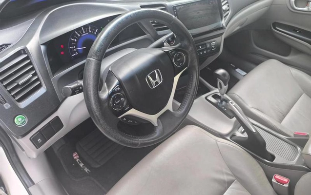 imagem-https://www.socarrao.com.br/sc-vehicle-images-prod/819156/1782829611018-7514601_6_B_eaab82c519.jpeg