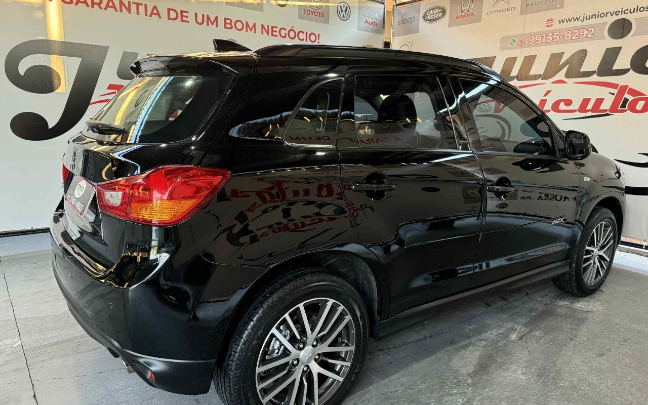 imagem-https://www.socarrao.com.br/sc-vehicle-images-prod/819767/1770834485723-OTUwZmZiZTEtZjU0YS00M2Y0LWIzOGUtZTU5Mjg2M2I2ZGRmLmpmaWY.jfif