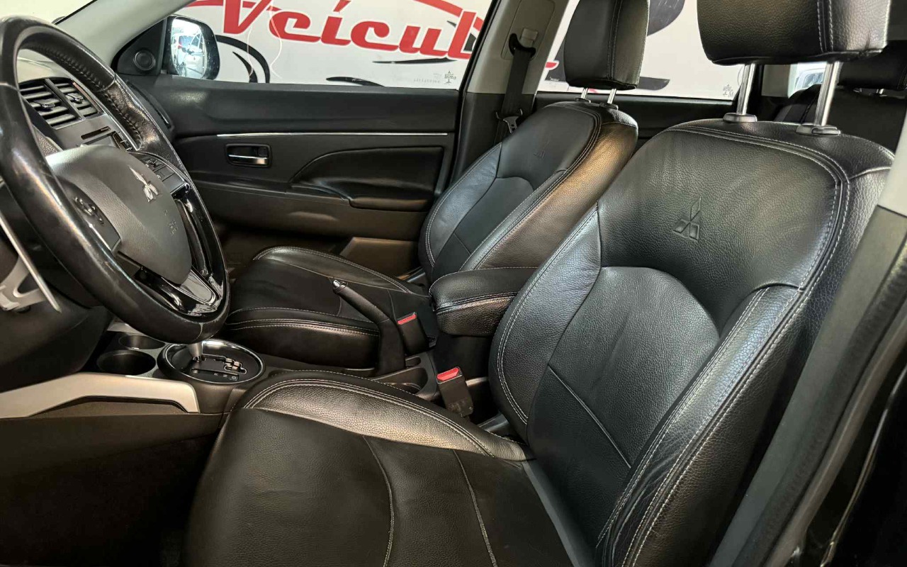 imagem-https://www.socarrao.com.br/sc-vehicle-images-prod/819767/1770834486034-YWQ5ZjMxYzQtMWEyYi00YjFjLWI4MGMtNWVkMzQ3OTJhNTk5LmpmaWY.jfif