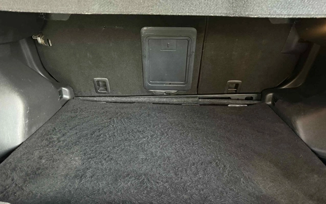 imagem-https://www.socarrao.com.br/sc-vehicle-images-prod/819767/1770834486662-YmVmNTFlMmEtOTQ1Zi00ZWQwLWJkZjItMDI3YmNkY2RhNmZhLmpmaWY.jfif