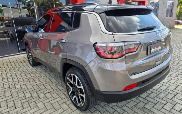 imagem-https://www.socarrao.com.br/sc-vehicle-images-prod/819792/1789493752566-7776378_16_B_5551da9d5b.jpeg