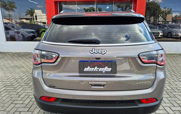 imagem-https://www.socarrao.com.br/sc-vehicle-images-prod/819792/1789493752583-7776378_15_B_d3870f9c3d.jpeg