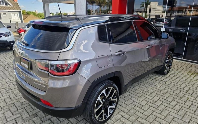 imagem-https://www.socarrao.com.br/sc-vehicle-images-prod/819792/1789493752585-7776378_17_B_b555e7e764.jpeg