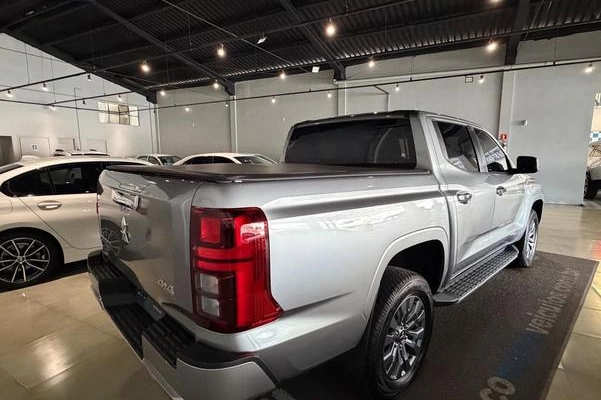 imagem-https://www.socarrao.com.br/sc-vehicle-images-prod/819879/1786988291540-7803161_3_B_db9fb7c6ab.jpeg
