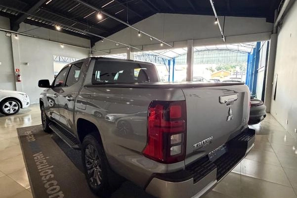 imagem-https://www.socarrao.com.br/sc-vehicle-images-prod/819879/1786988291541-7803161_4_B_389bbd5eaa.jpeg