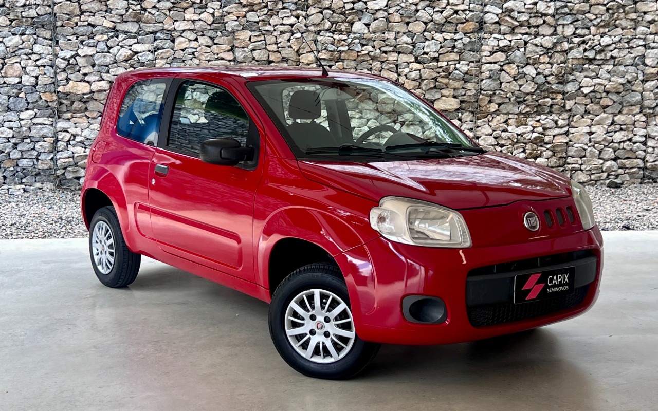 Fiat Uno VIVACE Celeb. 1.0 EVO F. Flex 8V 3p na cor Vermelho em Curitiba / PR - 820029