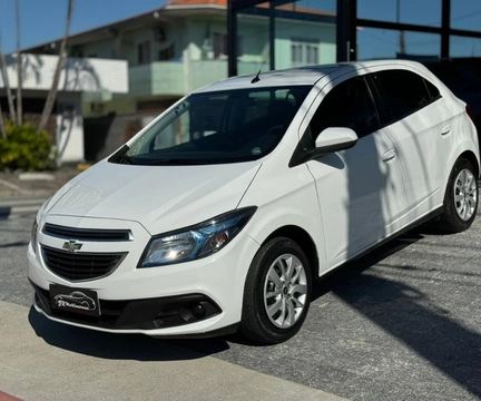 Chevrolet Onix 2015 Branco — foto 1 de 3