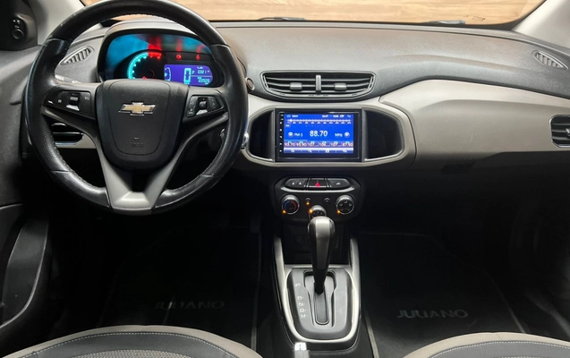 imagem-https://www.socarrao.com.br/sc-vehicle-images-prod/820596/1787922413517-Hxd9O1kTL3dq2Z6iNIIQcvpWz4rrpVVC.jpg