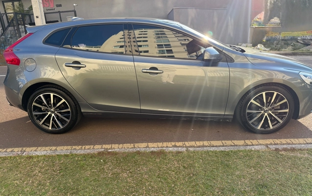 imagem-https://www.socarrao.com.br/sc-vehicle-images-prod/823887/1770896064335-SU1HXzgxNDEuanBlZw.jpeg