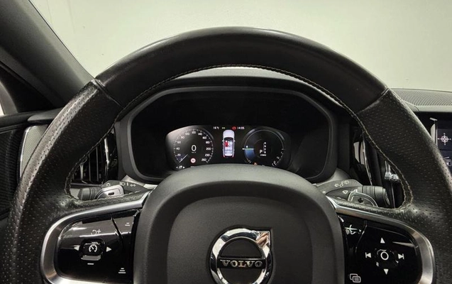 imagem-https://www.socarrao.com.br/sc-vehicle-images-prod/823896/1789215342561-7074660_2_B_a720851f44.jpeg