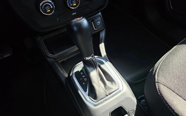 imagem-https://www.socarrao.com.br/sc-vehicle-images-prod/824885/1789655548724-D57kNkVBAVwTF4U6ClKtoRN2B5ohu78X.jpg