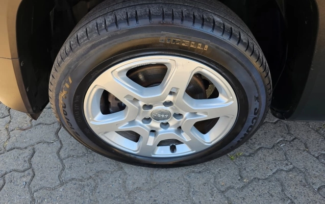 imagem-https://www.socarrao.com.br/sc-vehicle-images-prod/824885/1789655548725-8rPDvPoNWxzz42ImUTONmHcG7jiUPFbF.jpg