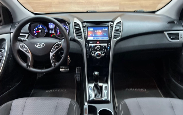 imagem-https://www.socarrao.com.br/sc-vehicle-images-prod/825470/1787923331299-bQS9kuV3mXoqxkNtvT4lpncfy6756ZDx.jpg
