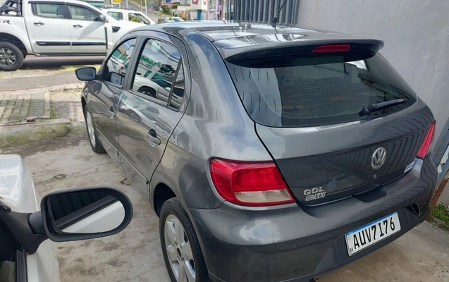 imagem-https://www.socarrao.com.br/sc-vehicle-images-prod/825730/1770907378704-SU1HXzIwMjYwMjEyXzA5MDYyMTExMl9IRFIuanBn.jpg