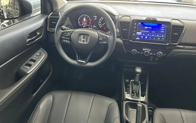 imagem-https://www.socarrao.com.br/sc-vehicle-images-prod/835975/1788349242571-ac99bd67389c49eb9c1d2d78b671896d_1764867650657.jpg