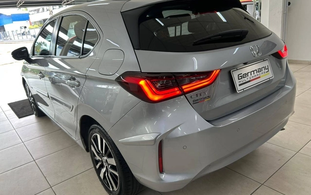 imagem-https://www.socarrao.com.br/sc-vehicle-images-prod/836065/1788348919282-ab97a26e54ae4a6d9a7dc8a4f39a32c8_1769710606150.jpeg