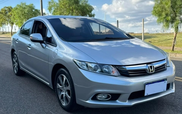 imagem-https://www.socarrao.com.br/sc-vehicle-images-prod/836306/1783084313355-miTFty1JCD4r7cxOZrpKuuiZ2FKuO92v.jpg