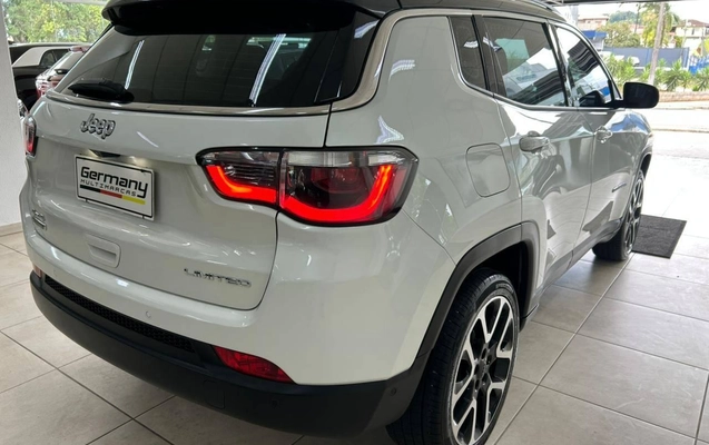 imagem-https://www.socarrao.com.br/sc-vehicle-images-prod/836328/1788349399190-2b03ea013e3f46eebe5980245e936def_1765452816903.jpg