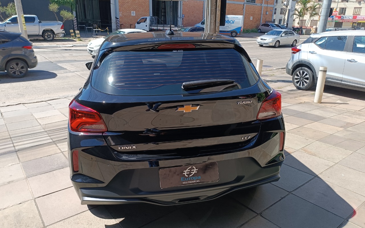 imagem-https://www.socarrao.com.br/sc-vehicle-images-prod/836366/1771869772282-SU1HXzIwMjYwMjIzXzEwMjIzNi5qcGc.jpg