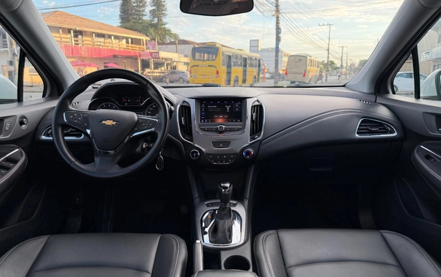 imagem-https://www.socarrao.com.br/sc-vehicle-images-prod/837668/1784751838522-7ca8373e93ef420bbbb7a9abb150662a_1770948896565.jpeg