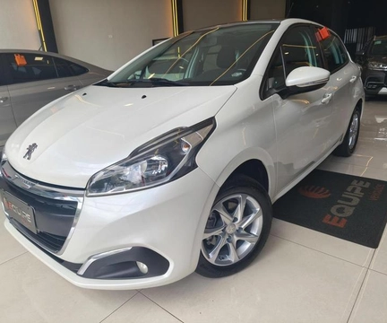 Peugeot 208 2017 Branco — foto 1 de 3