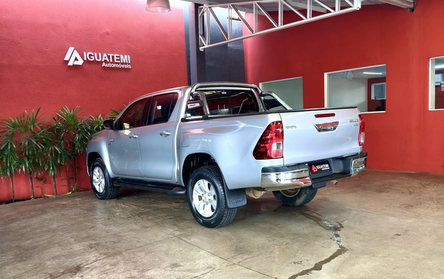 imagem-https://www.socarrao.com.br/sc-vehicle-images-prod/842628/1770989824169-5_053417.jpg