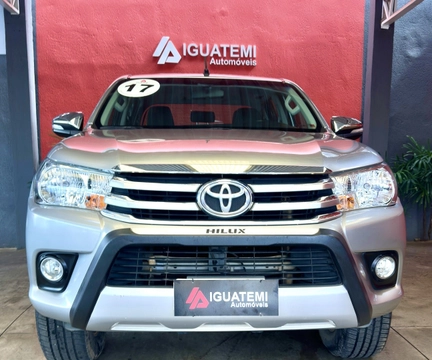 Toyota Hilux 2017 Prata — foto 1 de 3