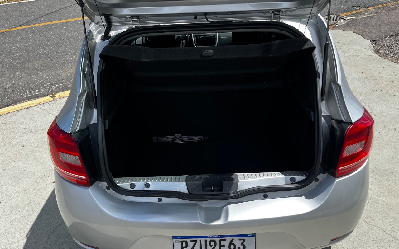 imagem-https://www.socarrao.com.br/sc-vehicle-images-prod/843050/1770991953695-SU1HXzE5OTEuanBlZw.jpeg