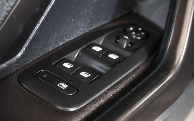 imagem-https://www.socarrao.com.br/sc-vehicle-images-prod/843490/1786136291254-7794826_7_B_f9ad4f8b66.jpeg