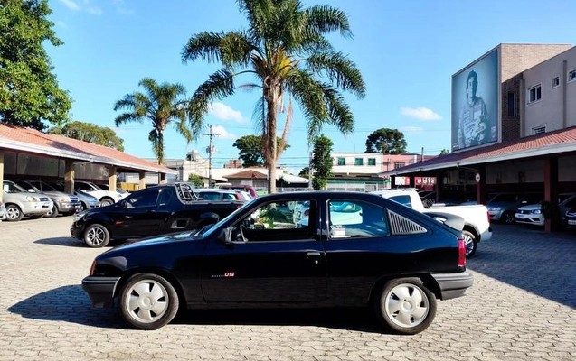 imagem-https://www.socarrao.com.br/sc-vehicle-images-prod/844370/1790100076744-7808794_15_B_35dcd2e75c.jpeg