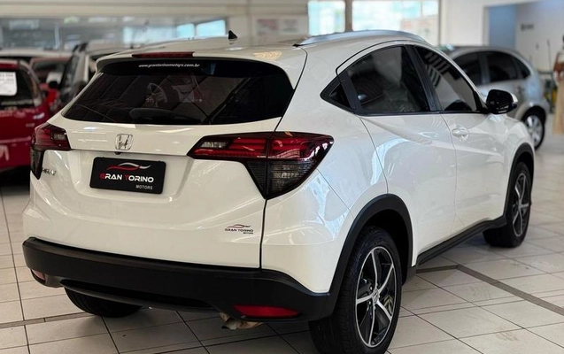 imagem-https://www.socarrao.com.br/sc-vehicle-images-prod/844510/1786043414174-7801551_1_B_ad24715fe2.jpeg