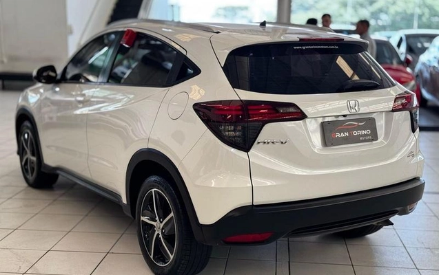 imagem-https://www.socarrao.com.br/sc-vehicle-images-prod/844510/1786043414186-7801551_7_B_78ede34a83.jpeg
