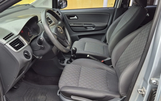 imagem-https://www.socarrao.com.br/sc-vehicle-images-prod/844695/1771003985646-V2hhdHNBcHAgSW1hZ2UgMjAyNi0wMi0xMyBhdCAxNC4wMS4xOS5qcGVn.jpeg