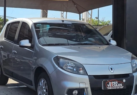 Renault Sandero 2014 Prata — foto 1 de 3