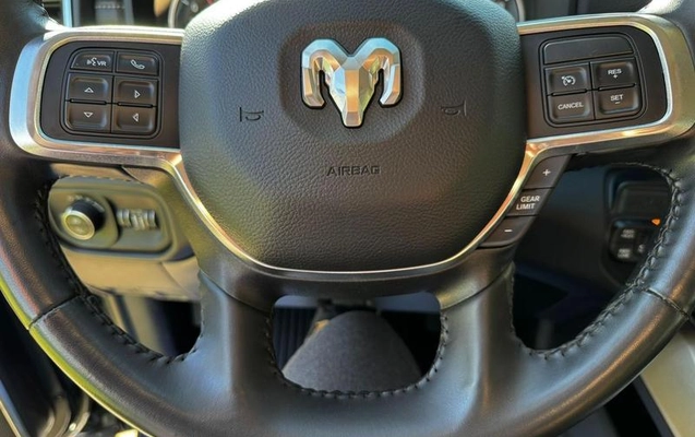 imagem-https://www.socarrao.com.br/sc-vehicle-images-prod/845037/1789065497460-7755375_13_B_40e1605045.jpeg