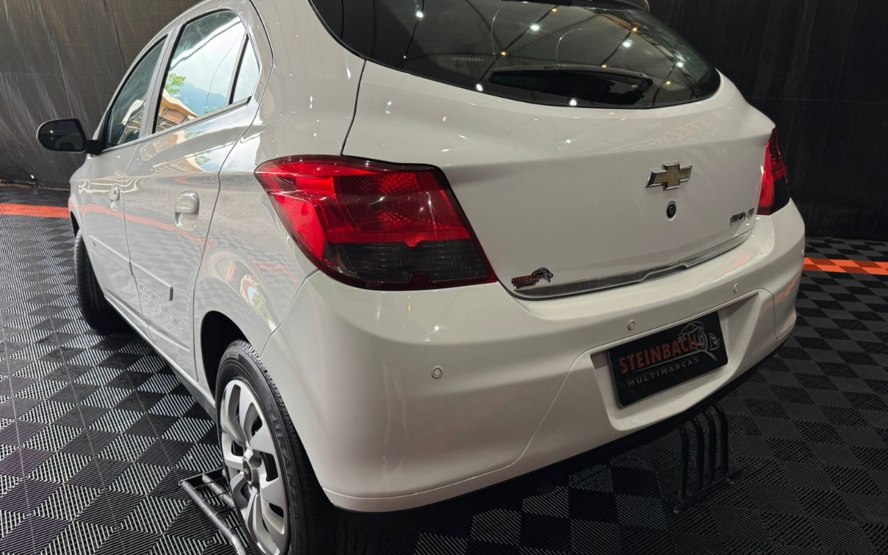 imagem-https://www.socarrao.com.br/sc-vehicle-images-prod/845066/1771009265395-R00gQ2hldnJvbGV0IE9uaXggTFQgMS40IEF1dG9tw6F0aWNvIDIwMTUgU3RlaW5iYWNoIE11bHRpbWFyY2FzIGVtIFNhbnRvIEFtYXJvIGRhIEltcGVyYXRyaXogU0MgNS5qcGVn.jpeg