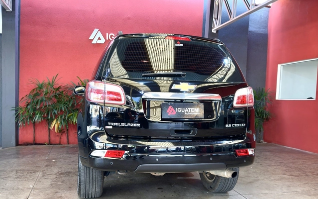 imagem-https://www.socarrao.com.br/sc-vehicle-images-prod/845315/1771011877590-19_061834.jpg