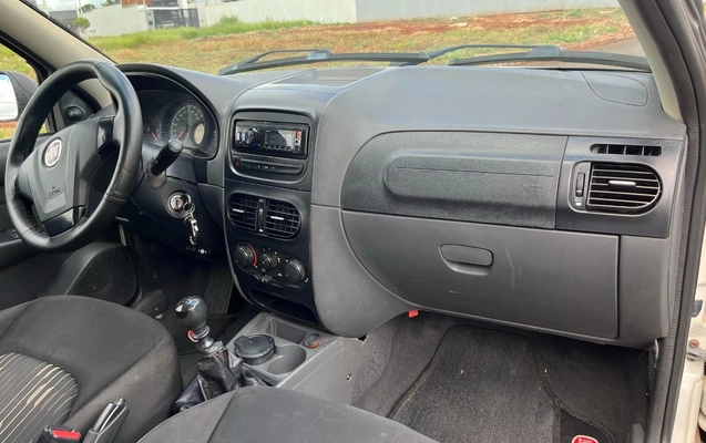 imagem-https://www.socarrao.com.br/sc-vehicle-images-prod/845462/1771013644014-YjAzMjVhMGUtODZhZS00Y2RlLTk0ZmMtNGU3NDU1NzJjNWIxLmpwZw.jpg