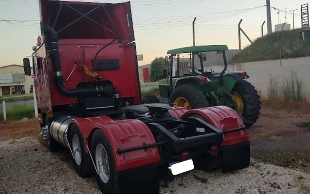 imagem-https://www.socarrao.com.br/sc-vehicle-images-prod/845815/1771017352896-SU1HXzIwMjYwMjExXzE5MDIyMTY0M19IRFIuanBn.jpg