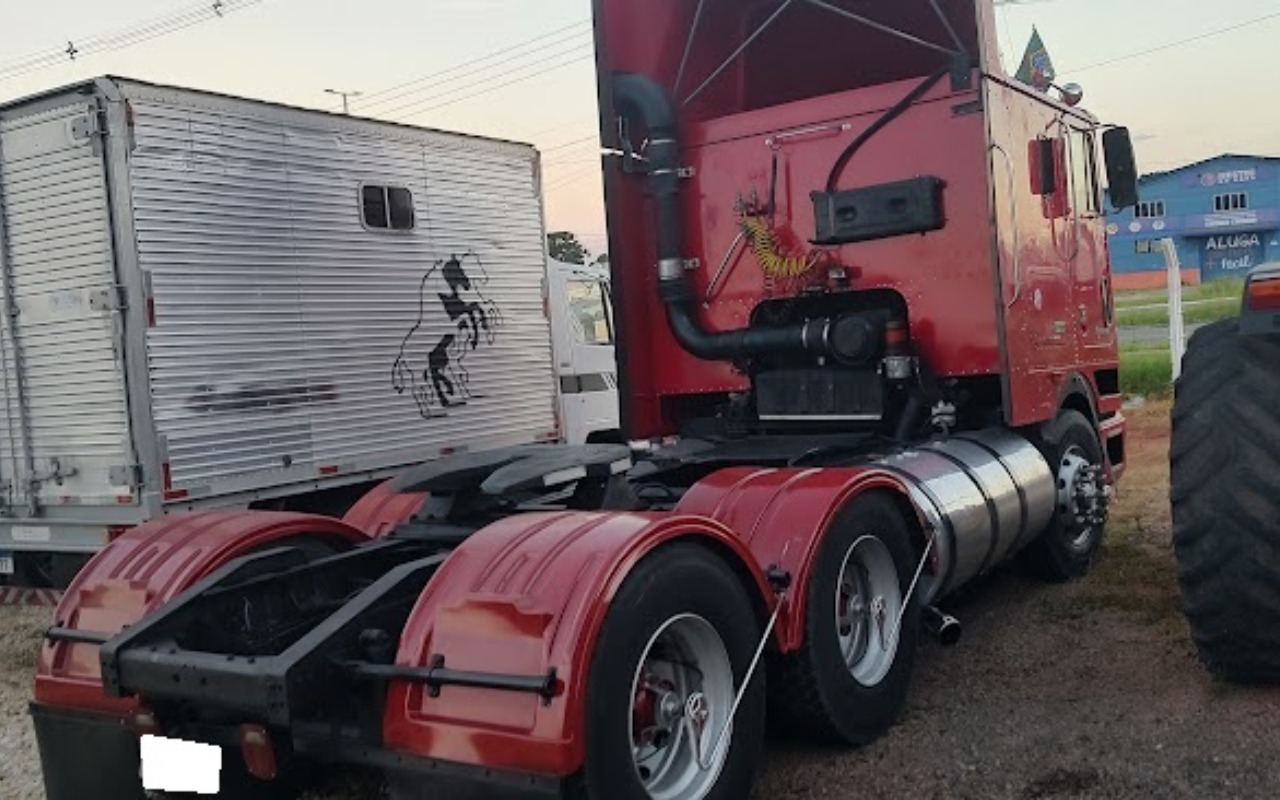 imagem-https://www.socarrao.com.br/sc-vehicle-images-prod/845815/1771017353021-SU1HXzIwMjYwMjExXzE5MDIzMTgwM19IRFIuanBn.jpg
