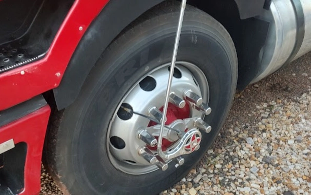 imagem-https://www.socarrao.com.br/sc-vehicle-images-prod/845815/1771017353971-SU1HXzIwMjYwMjExXzE5MDMxNTk3OV9IRFIuanBn.jpg