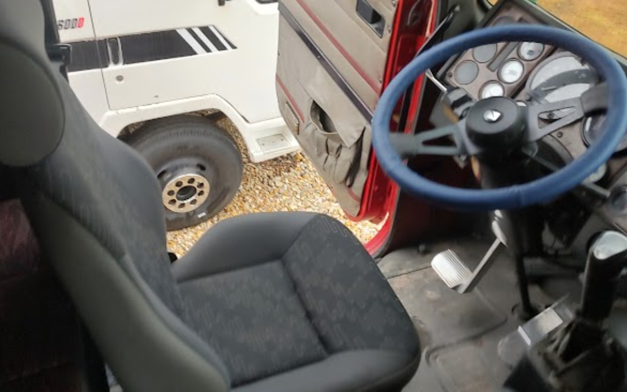 imagem-https://www.socarrao.com.br/sc-vehicle-images-prod/845815/1771017354725-SU1HXzIwMjYwMjEzXzE4MDQxOTA2OF9IRFIgLSBDw7NwaWEuanBn.jpg