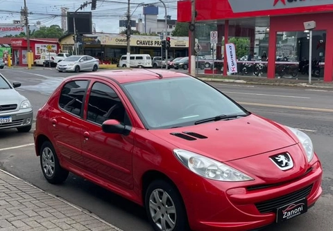 Peugeot 207 2014 Vermelho — foto 1 de 3