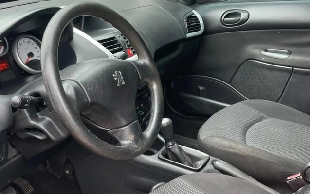 imagem-https://www.socarrao.com.br/sc-vehicle-images-prod/857928/1771083166696-gb-5ee9e02.jpeg