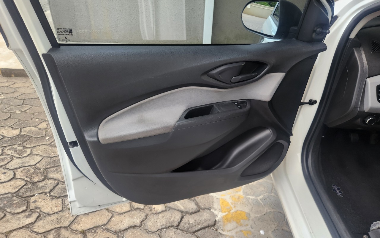imagem-https://www.socarrao.com.br/sc-vehicle-images-prod/858382/1771105783816-MjAyNjAxMTlfMTgwODA2KDEpLmpwZw.jpg