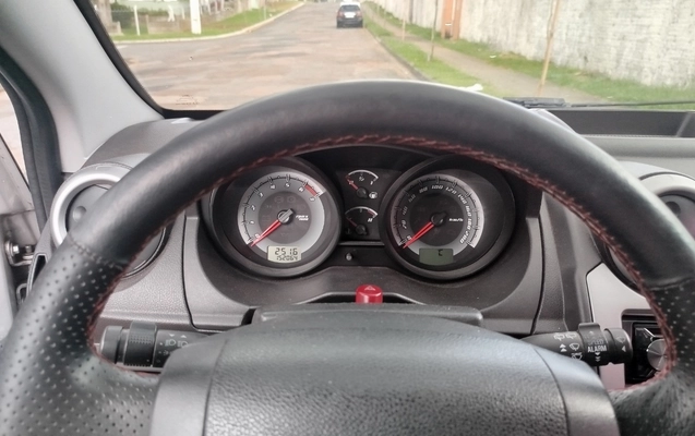imagem-https://www.socarrao.com.br/sc-vehicle-images-prod/859413/1771267482502-SU1HXzIwMjYwMjE2XzE0MzgxMS5qcGc.jpg